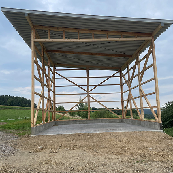 Landwirtschaftliche Hallen und Ställe der Zimmerei Ring